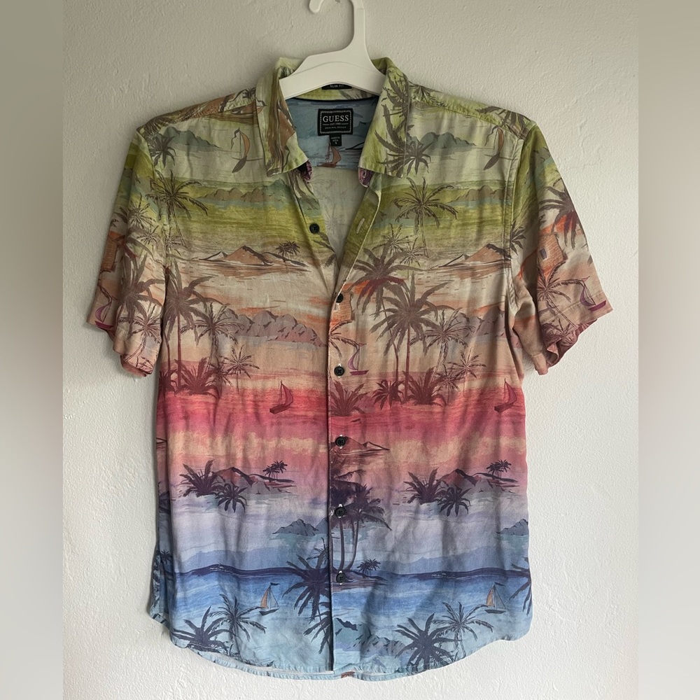 GUESS Men’s Slim Fit Button Up